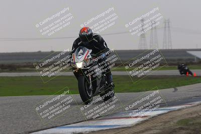 media/Nov-30-2025-TrackDaz (Sun) [[d8b22663df]]/A Group/Session 4 (Wheelie Bump)/